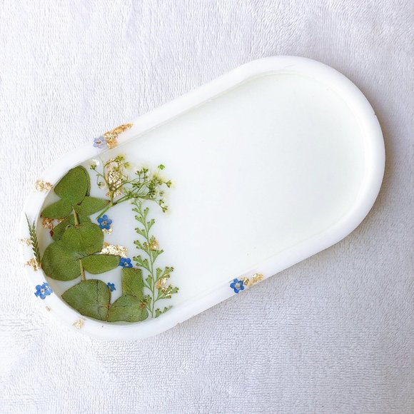 Floral jewelry tray, handmade, pressed florals, 7.5"x3.8"x.6" - Picture 6 of 7